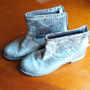 Corral boots